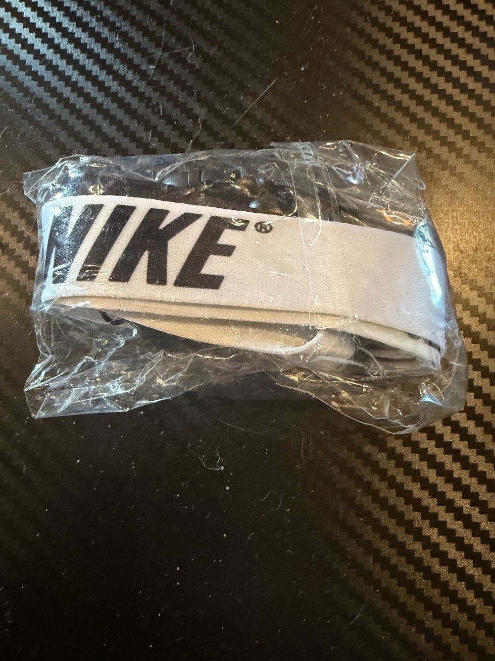 Nike Black White lanyard gym phone ID holder set of 2 accessories key holder NWT